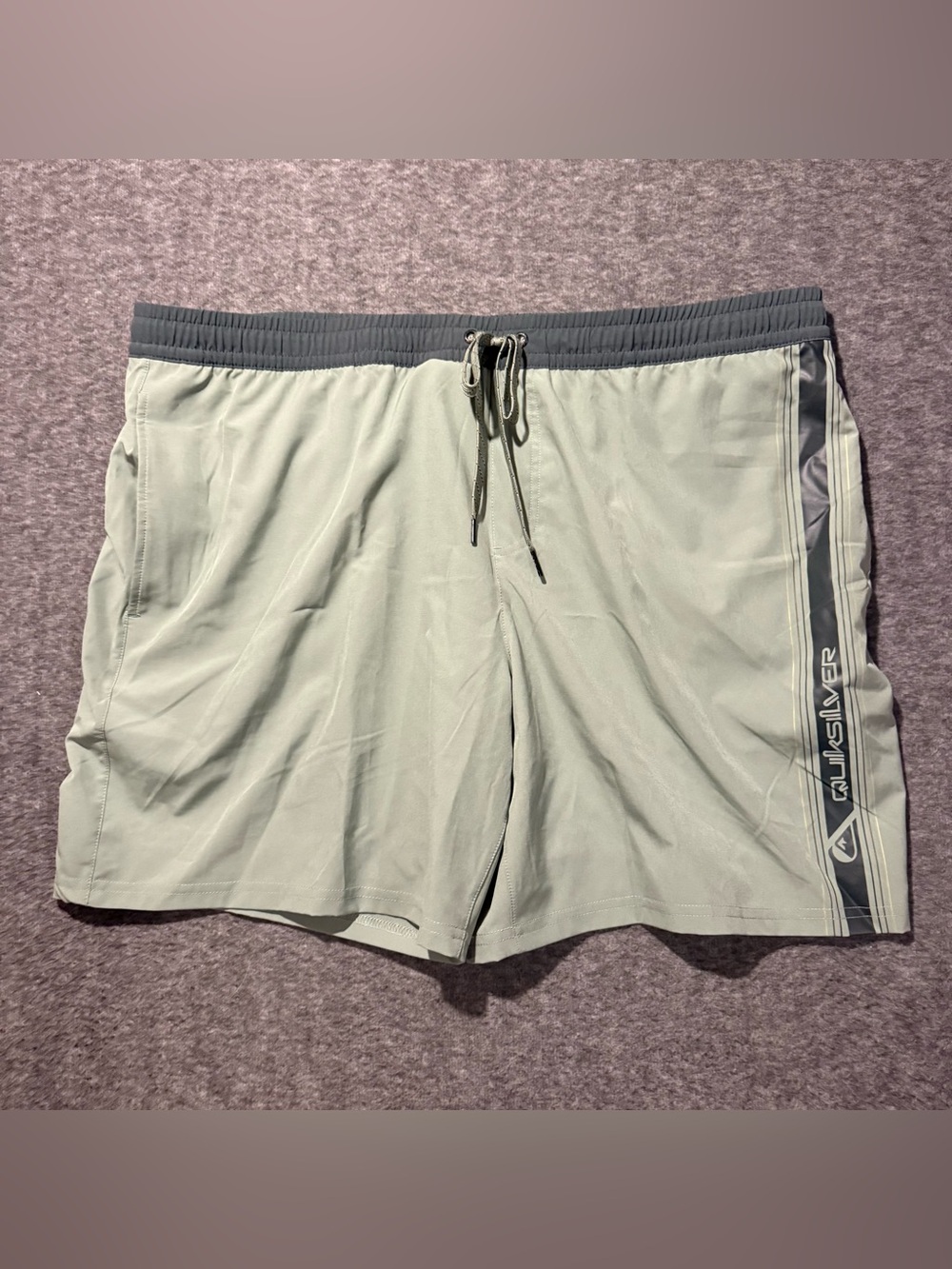 Quicksilver Swim Trunks Shorts Mens XXL Green Lined Quick Dry UPF 50 Stretch NWT